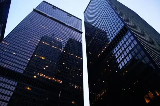 Low angle view of modern skyscrapers in Chicago, showcasing urban architecture.